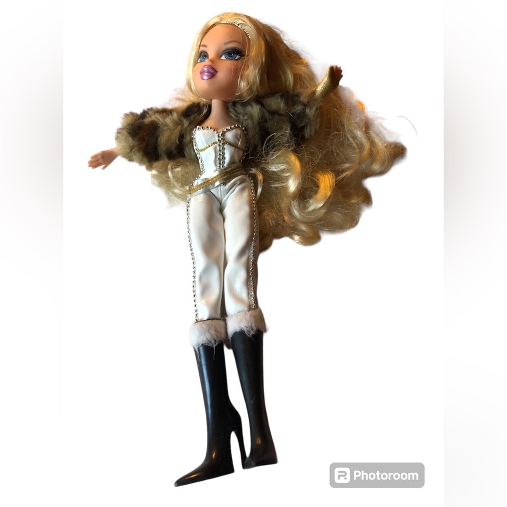 Bratz Designed By Cloe 2001 Doll